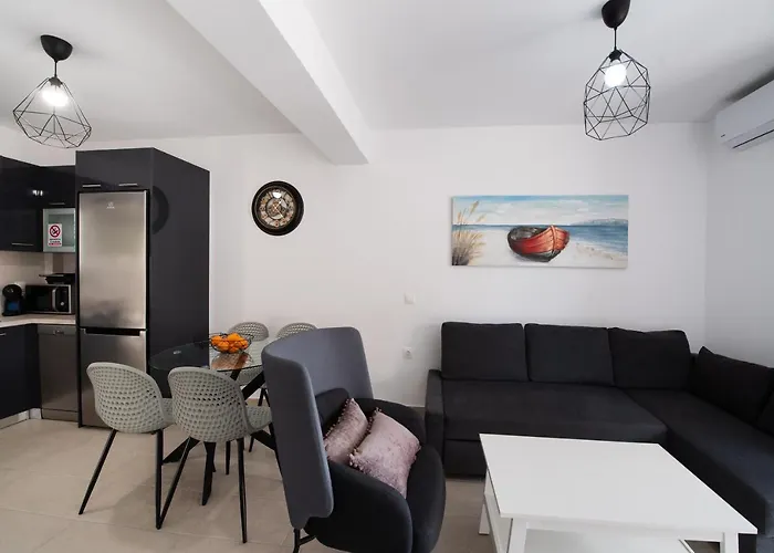 Mpm Apartment Perigiali